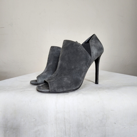 Authentic Prada Grey Suede Peep Toe Stiletto Heels size 38.5IT/8US - Picture 3 of 13